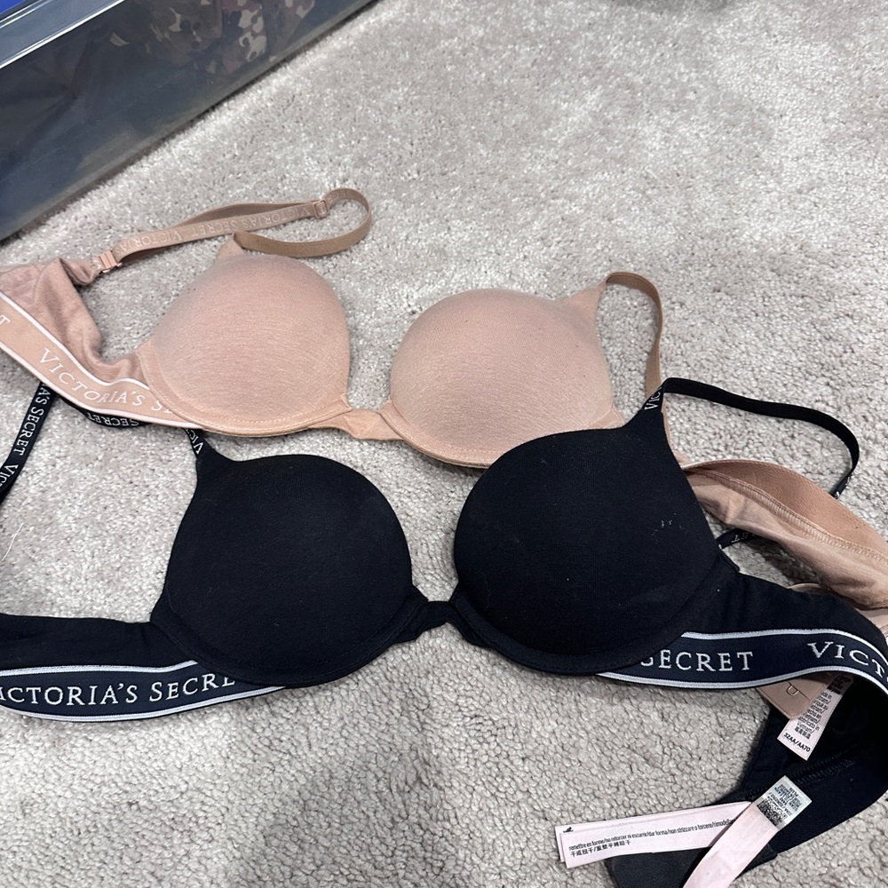 (2) VS Bombshell Bras